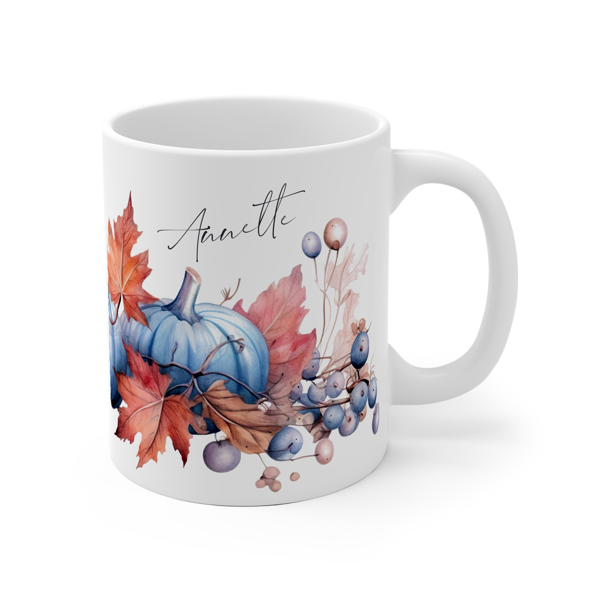 Keramiktasse mit Aquarell-Kürbis, buntem Herbstlaub und Beeren – personalisierbar mit Name. Herbstliches Geschenk für Erntedank oder Geburtstage.