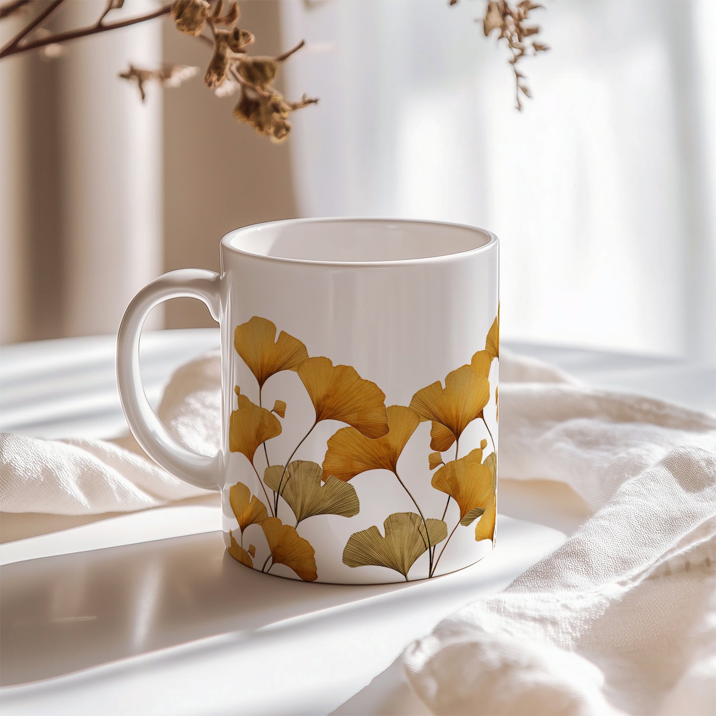 Personalisierte Aquarelltasse – Gelbe Ginkgo Blätter
