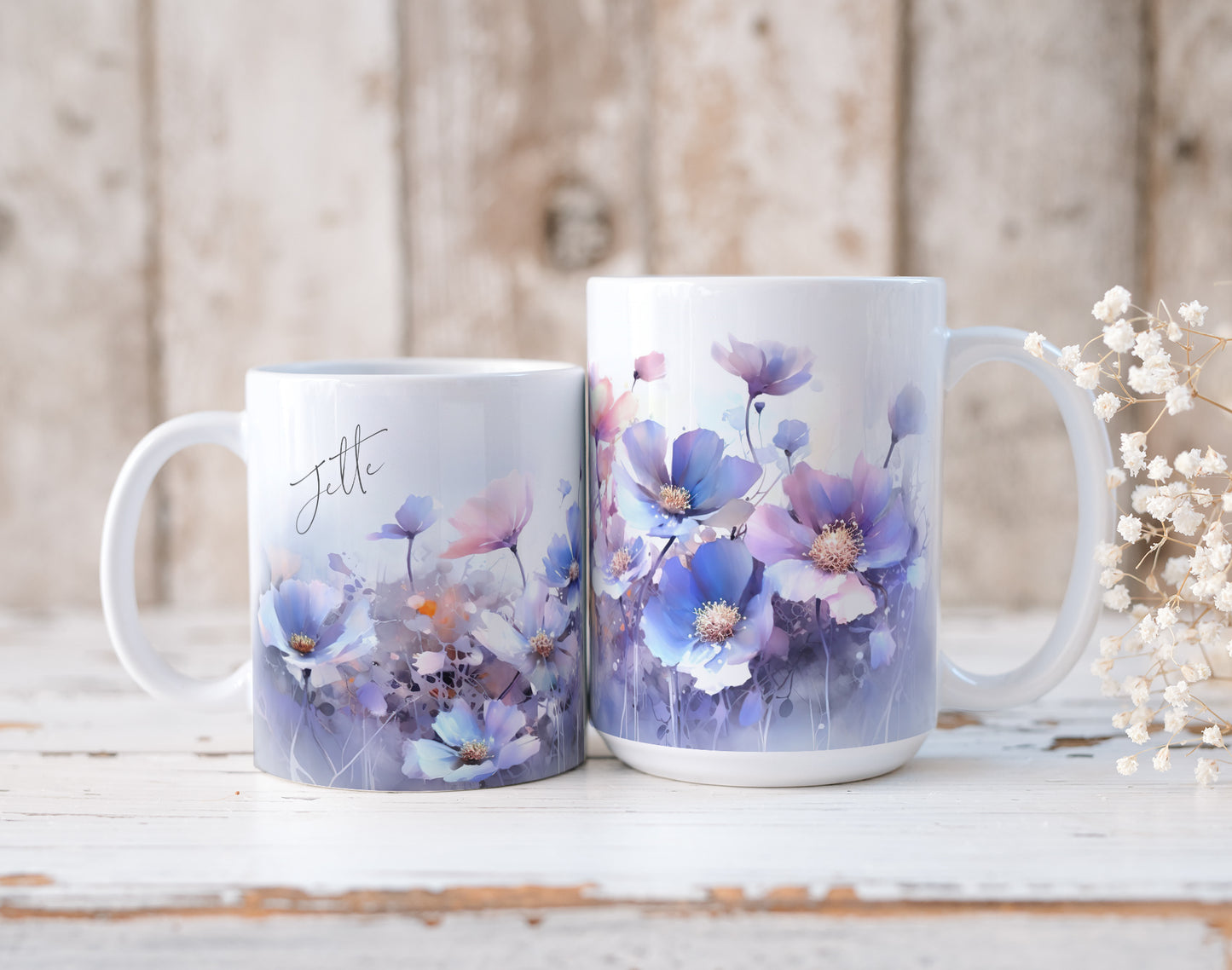 Personalisierte Aquarellblumen Tasse – Lila Wildblumenwiese mit Name