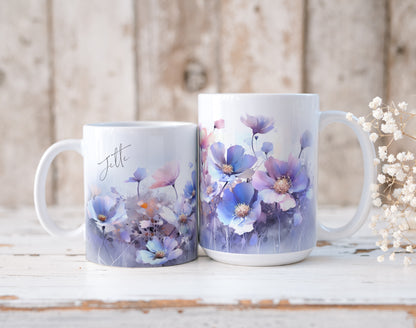 Personalisierte Aquarellblumen Tasse – Lila Wildblumenwiese mit Name
